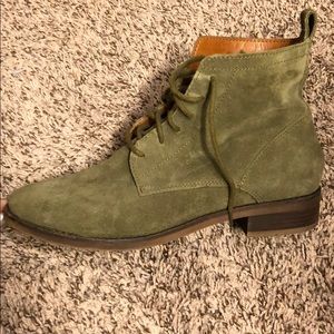 Lucky Brand size 8 suede boots